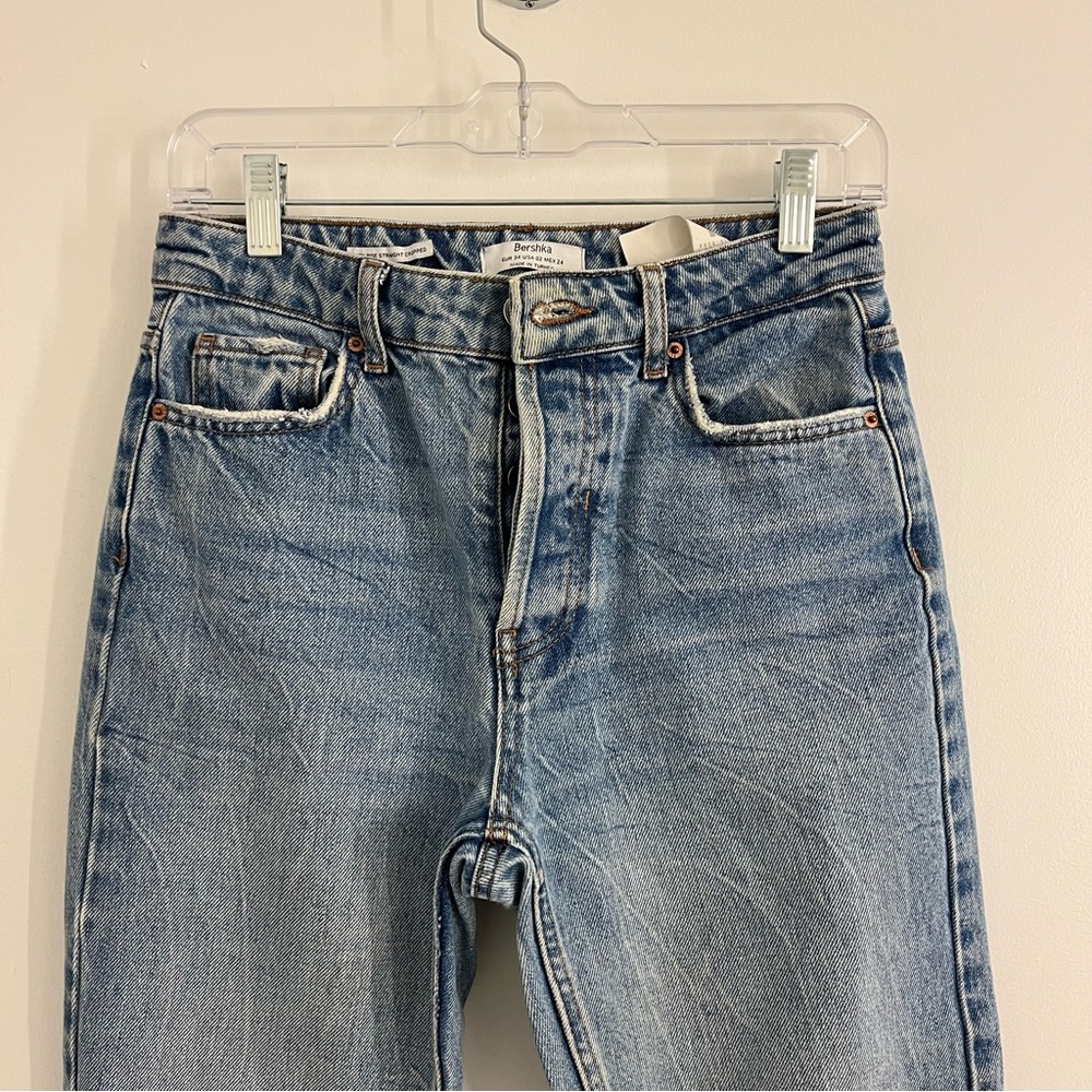 Bershka High-Rise Cropped Jeans